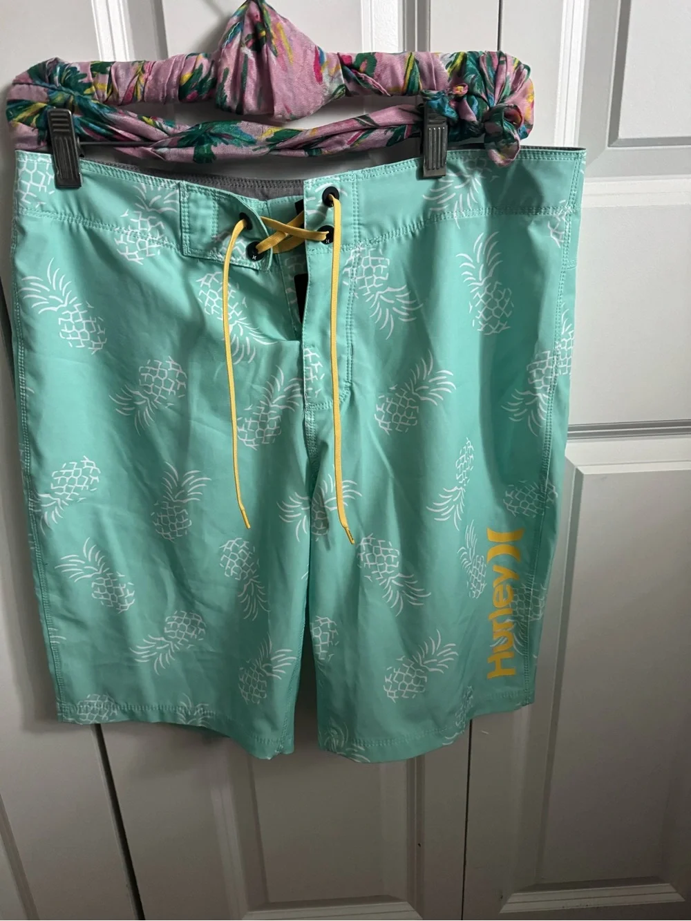 ⭐️ 2 for $20⭐️ Hurley Mint Green Pineapple Boardshorts with Yellow Drawstring